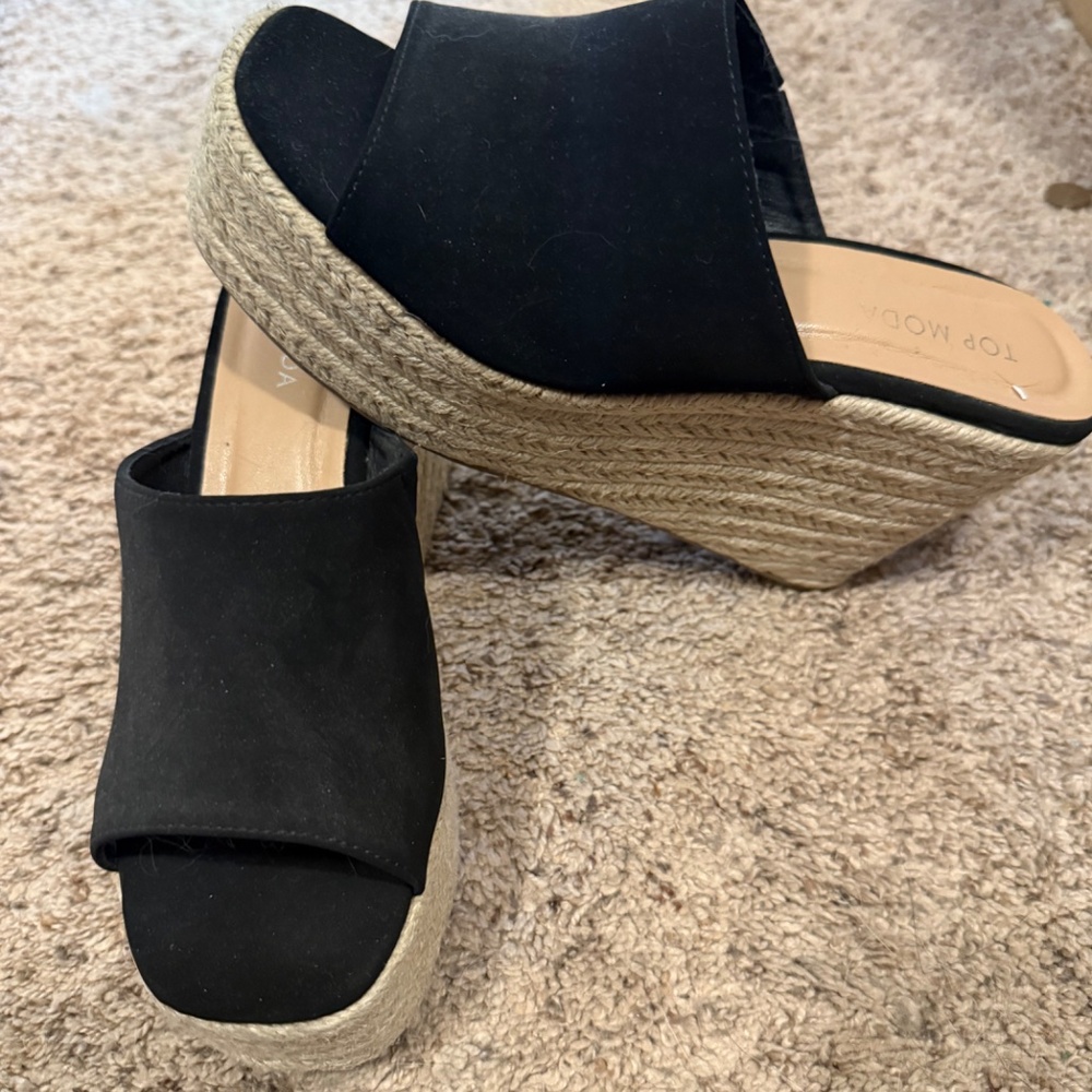 Sandals - Picture 2 of 2